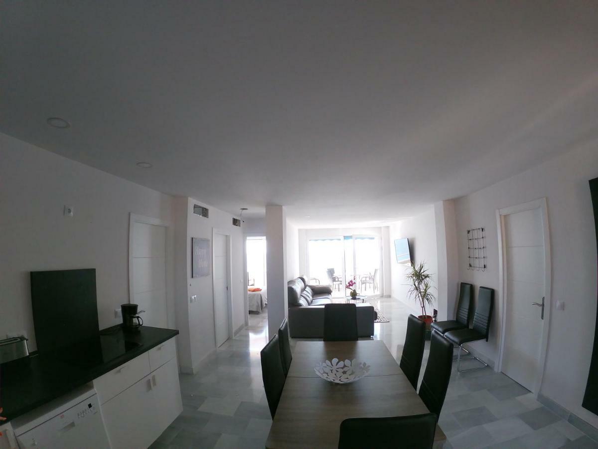 Beach Front Penthouse - Фуэнхирола Экстерьер фото